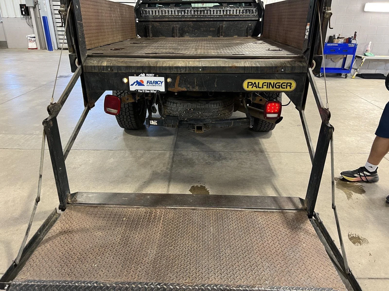 Used 2011 Pale Adobe Metallic Ford XL image 5