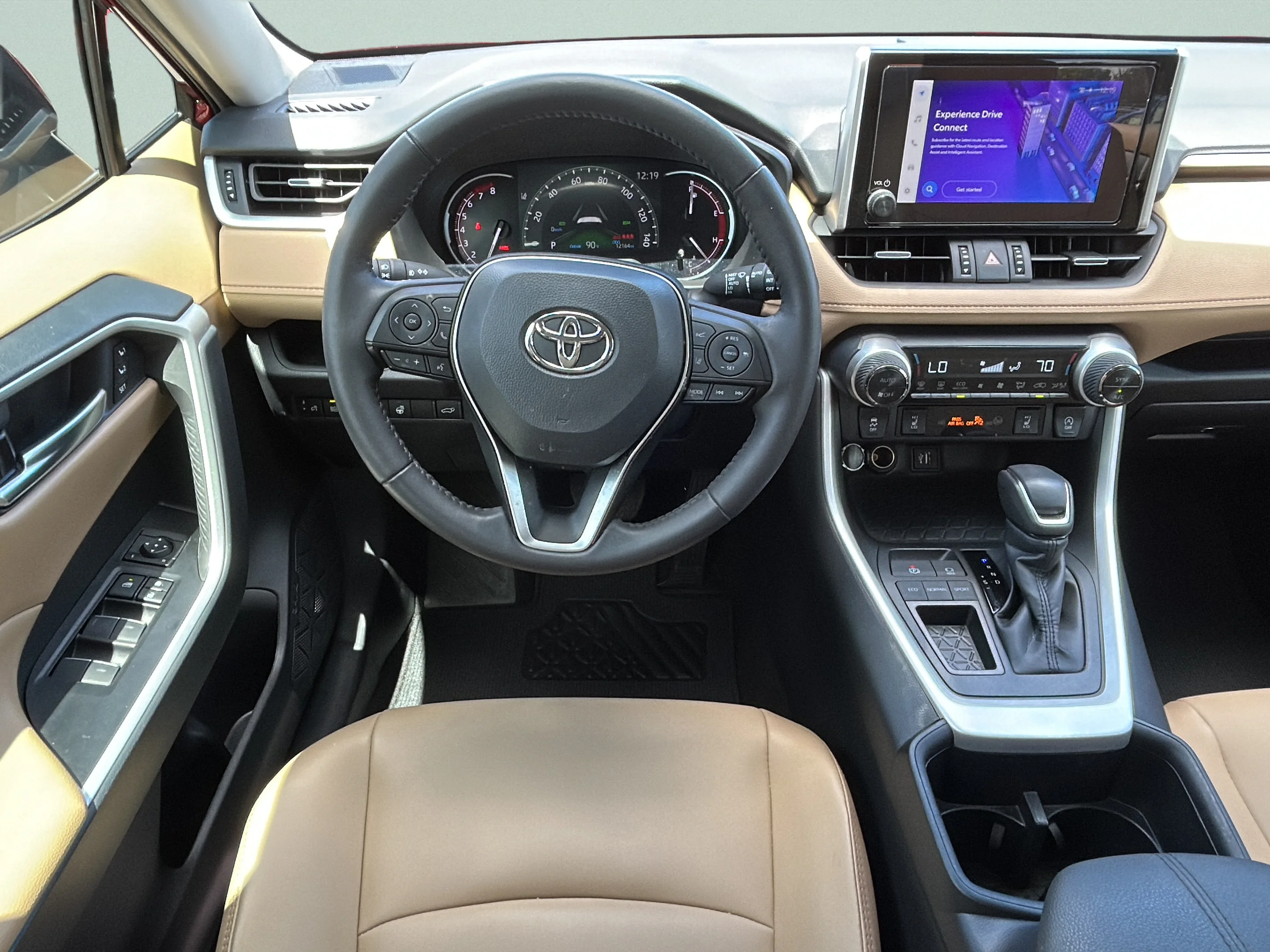Used 2025 Pearl Toyota XLE Premium image 12
