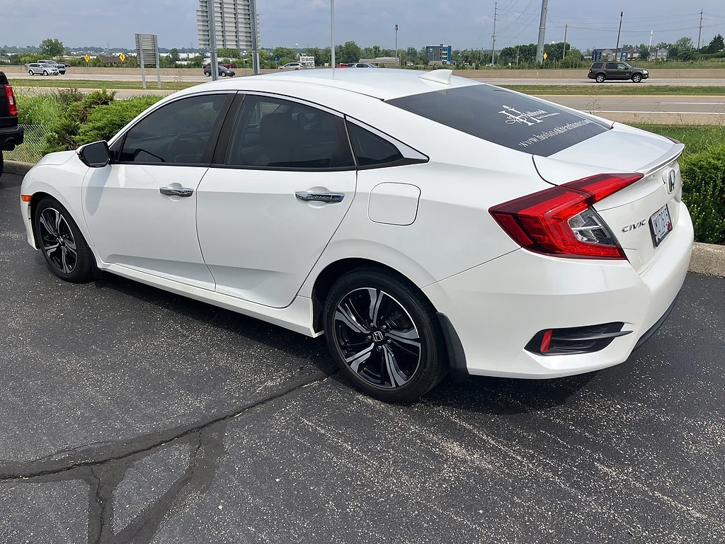 Used 2017 White Orchid Pearl Honda Touring image 5