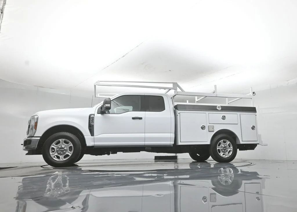 New 2026 Oxford White Ford XLT image 57