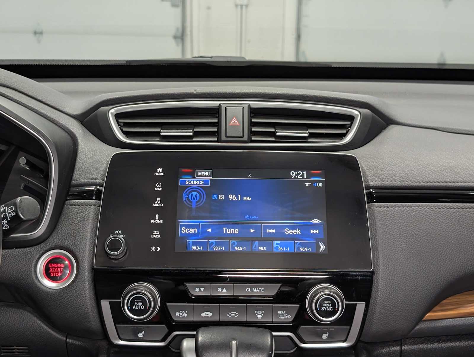 Used 2018 Obsidian Blue Pearl Honda Touring image 19