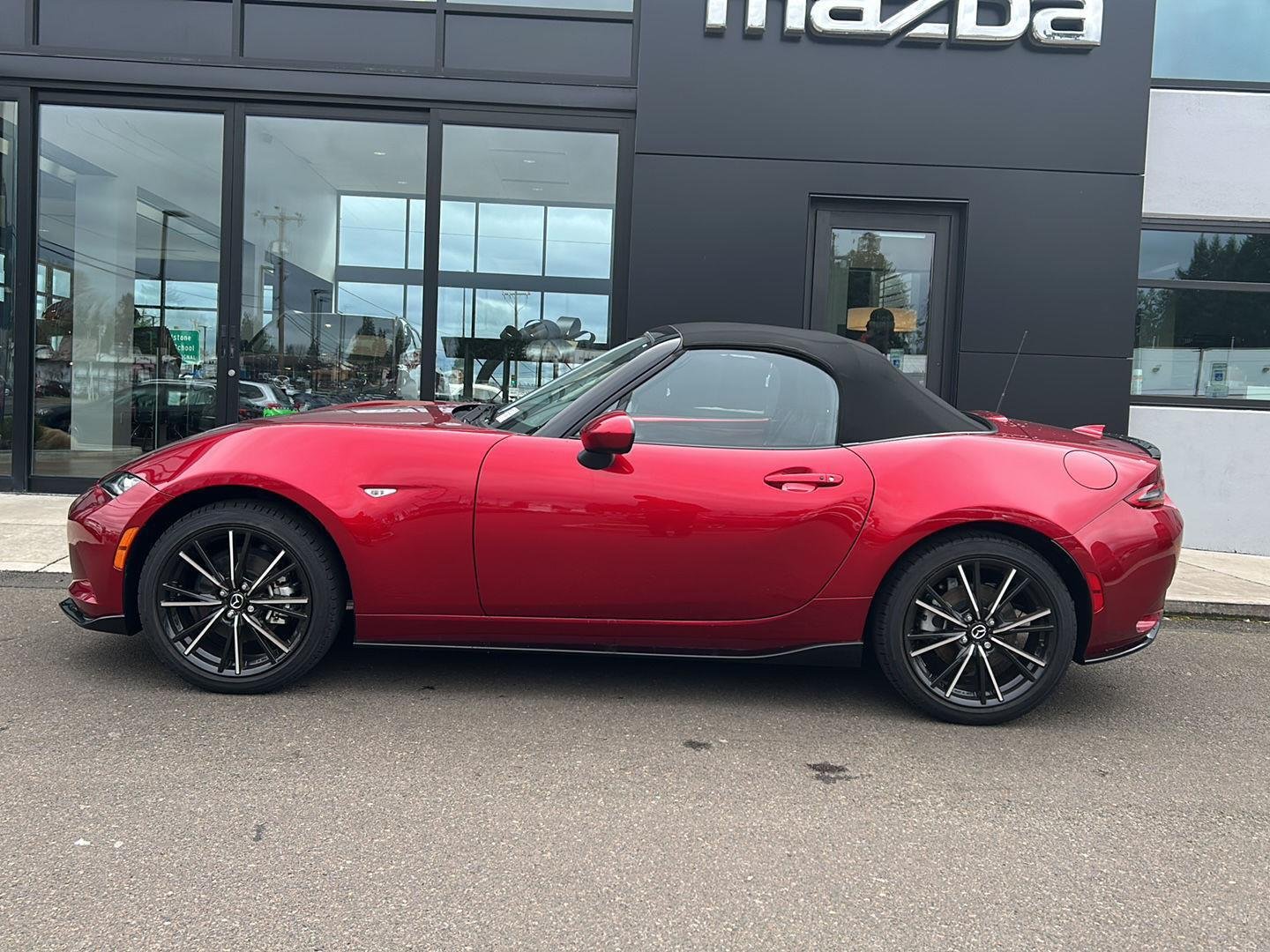 2025 Mazda MX-5 Miata Grand Touring - Photo 10