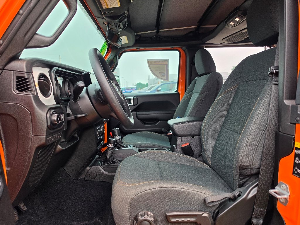 Used 2025 Joose Jeep Sport image 29
