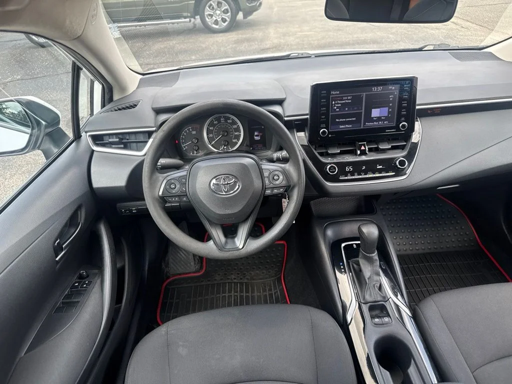 Used 2022 White Toyota LE image 24