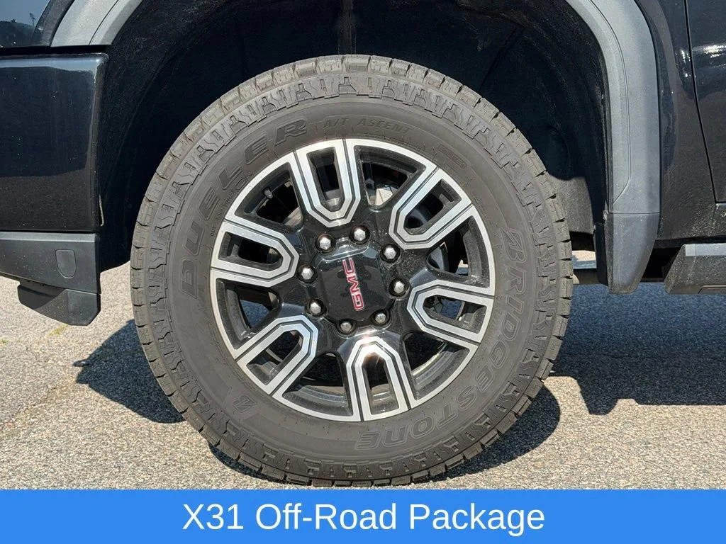Used 2022 ONYX BLACK GMC AT4 image 13