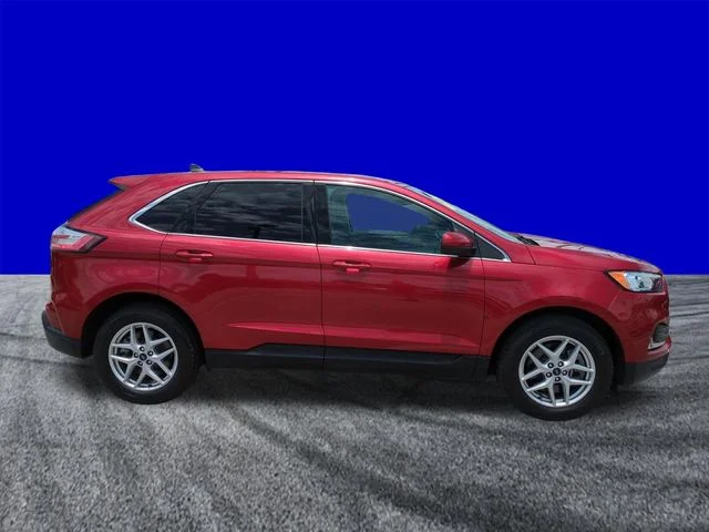 Used 2021 Red Ford SEL image 3