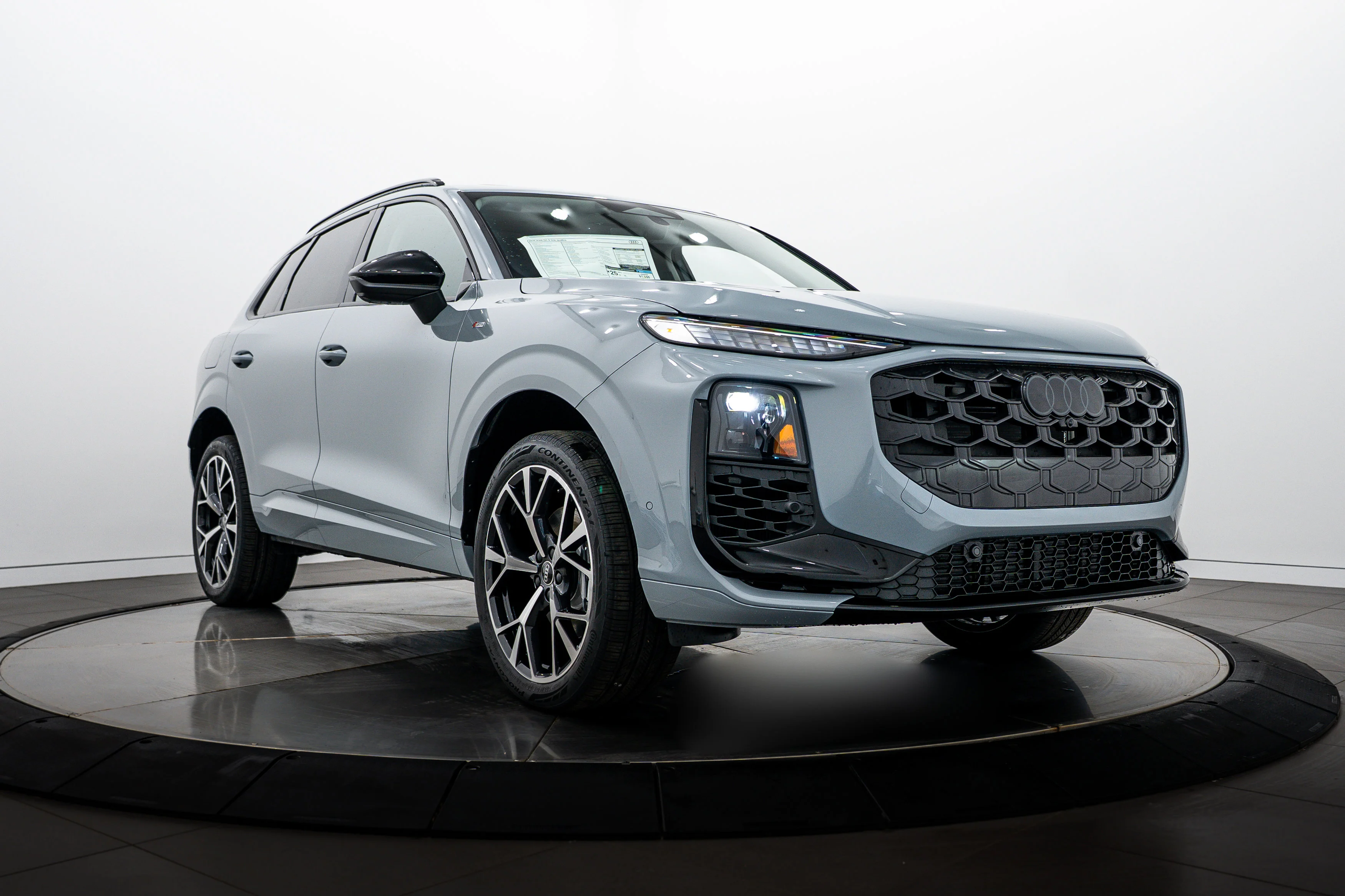 2026 Audi Q3 S line quattro's photo