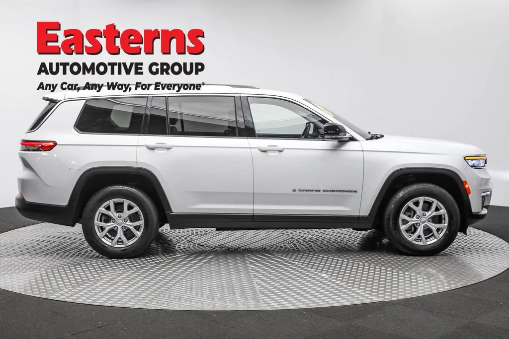 Used 2021 White Jeep Limited image 4