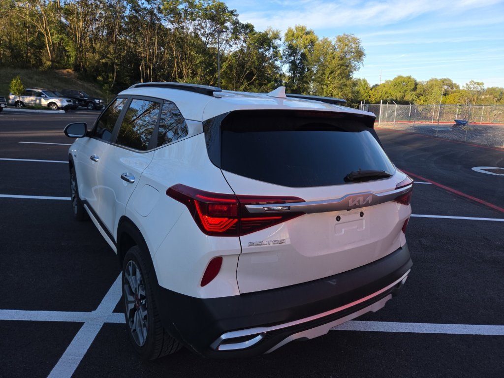 Used 2023 White Kia SX image 7