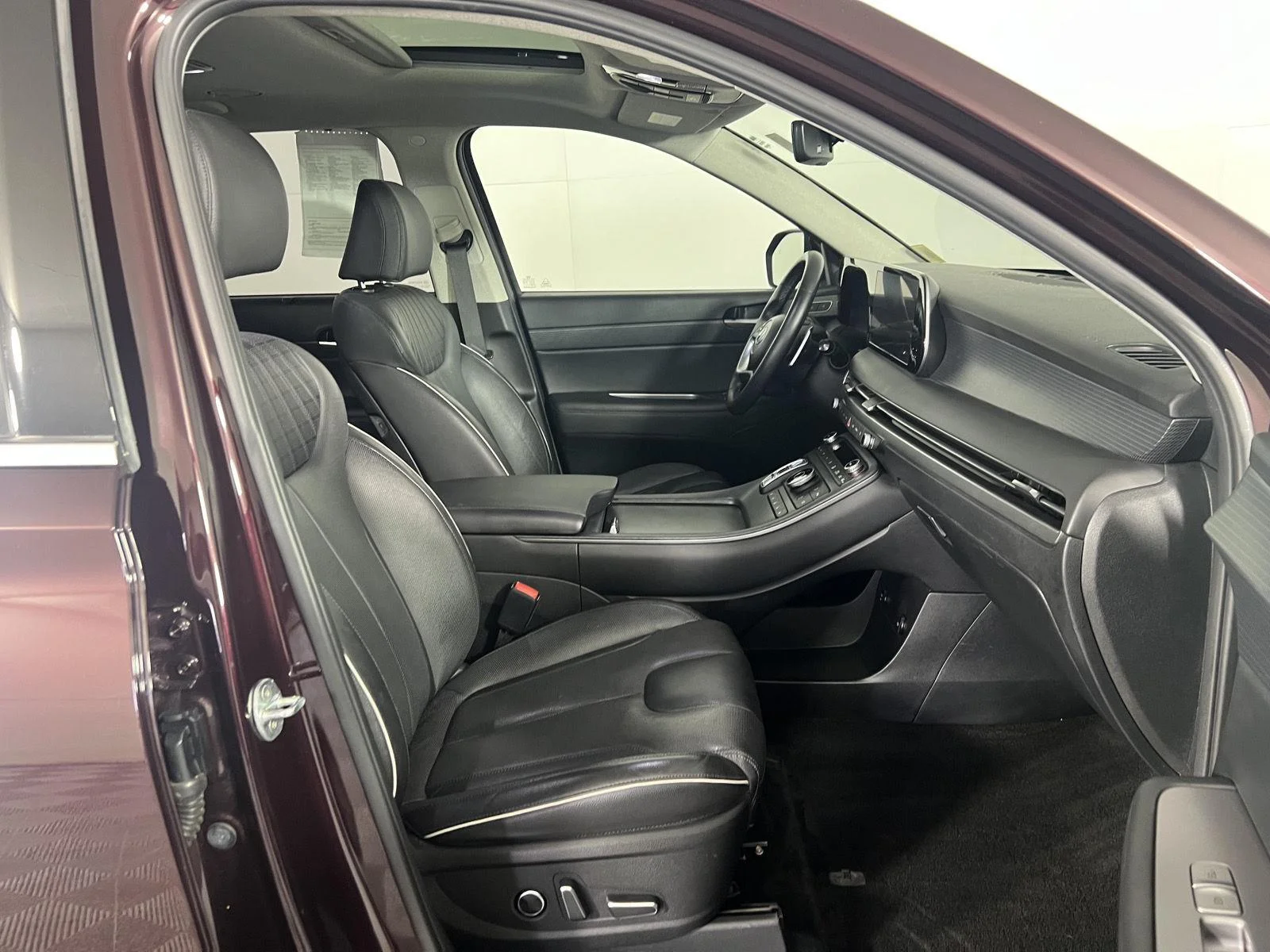 Used 2023 Sierra Burgundy Hyundai Limited image 32