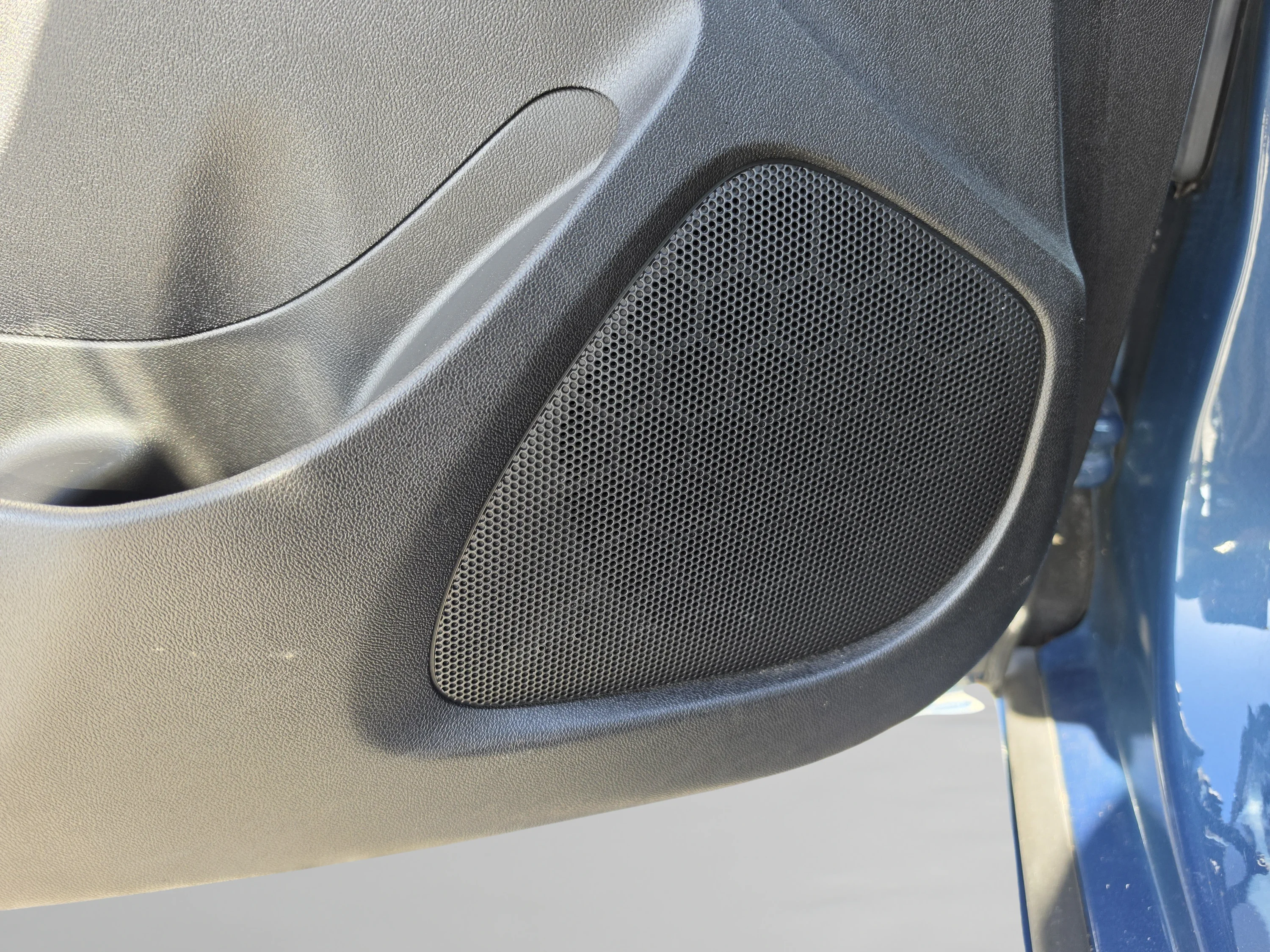 Used 2025 Lakeshore Blue Metallic Chevrolet LT image 23