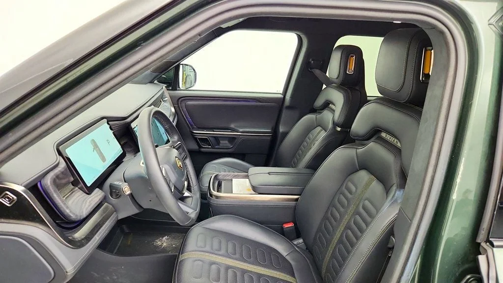 Used 2022 Forest Green Rivian Launch Edition AWD w/ Large Pack Battery image 21