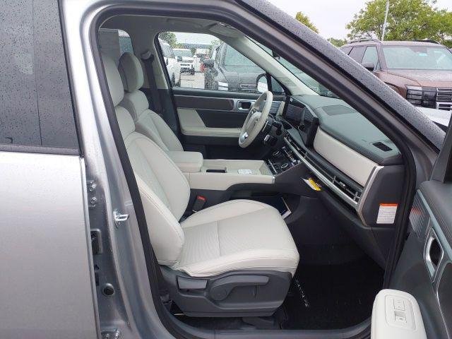 New 2026 Shimmering Silver Hyundai SEL image 14