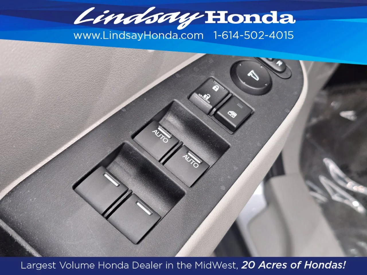 Used 2017 Lunar Silver Metallic Honda SE image 22