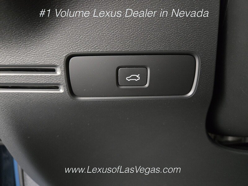 Used 2023 Fjord Blue Metallic Volvo Twin Plus image 40
