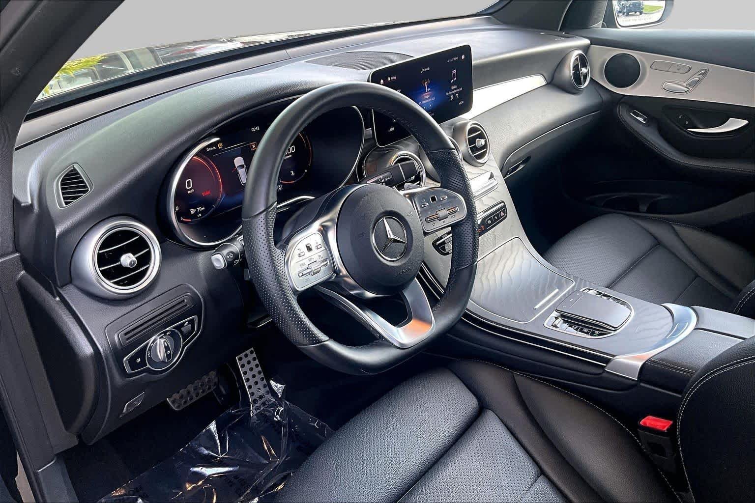 Used 2022 Black Mercedes-Benz GLC 300 image 16