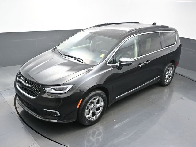 Used 2023 Black Chrysler Limited image 39