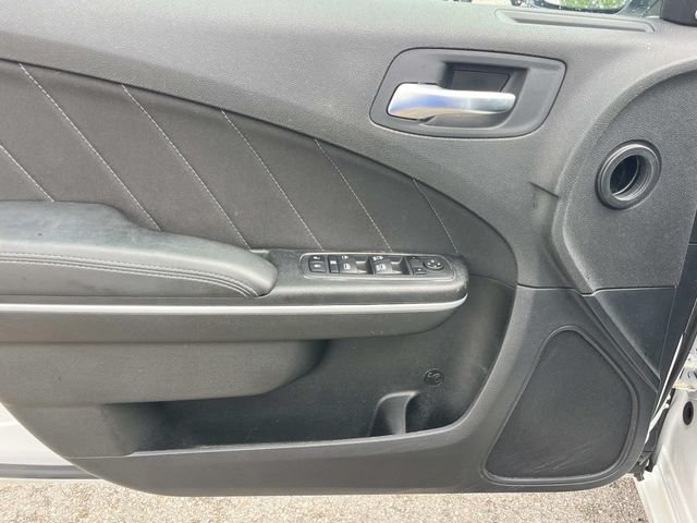 Used 2023 White Dodge SXT image 25