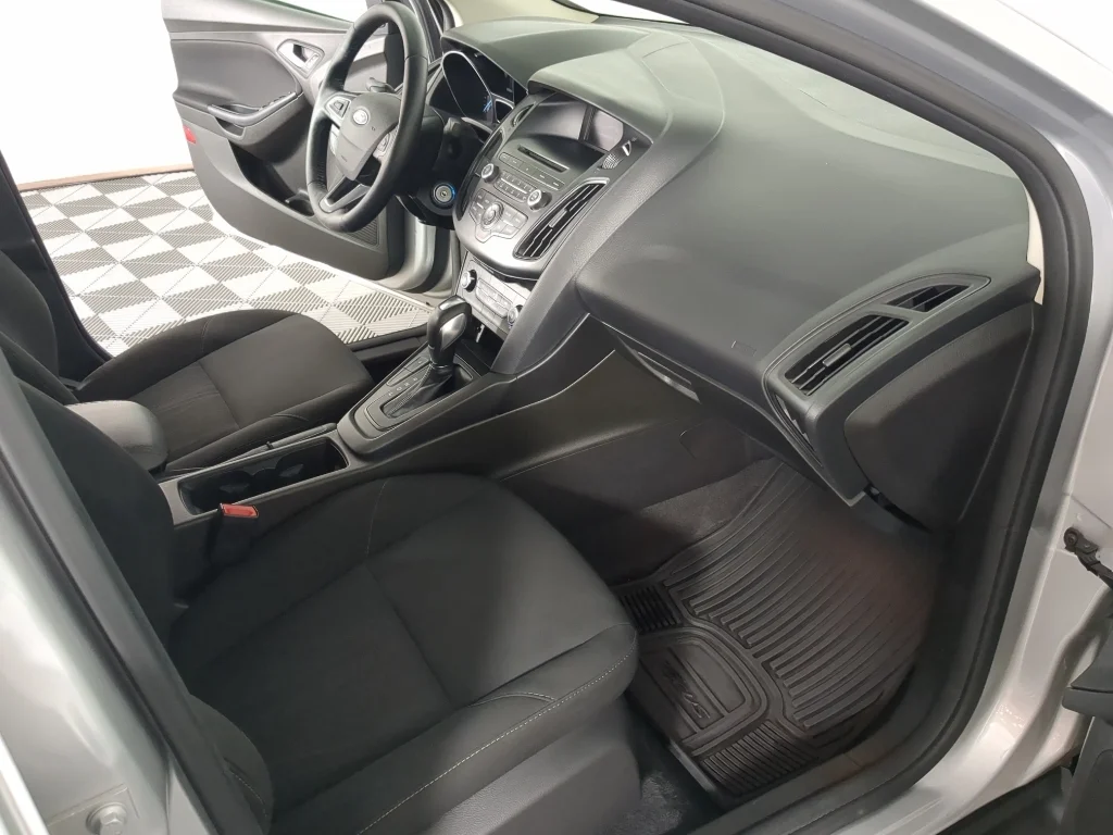 Used 2016 Gray Ford SE image 18