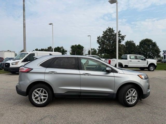 Used 2022 Silver Metallic Ford SEL image 8