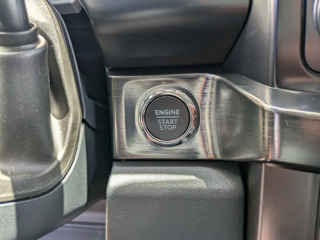 New 2026 Glacier Gray Metallic Tri-Coat Ford F-250® Lariat® image 29
