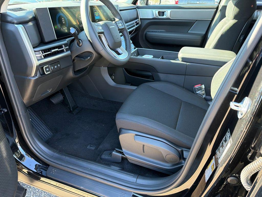 New 2026 Black Hyundai SE image 9