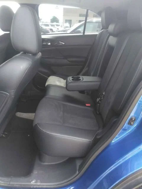 Used 2024 Silver Mitsubishi SE image 4