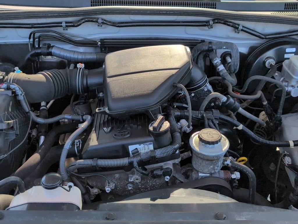 Used 2009 Silver Toyota Base image 24