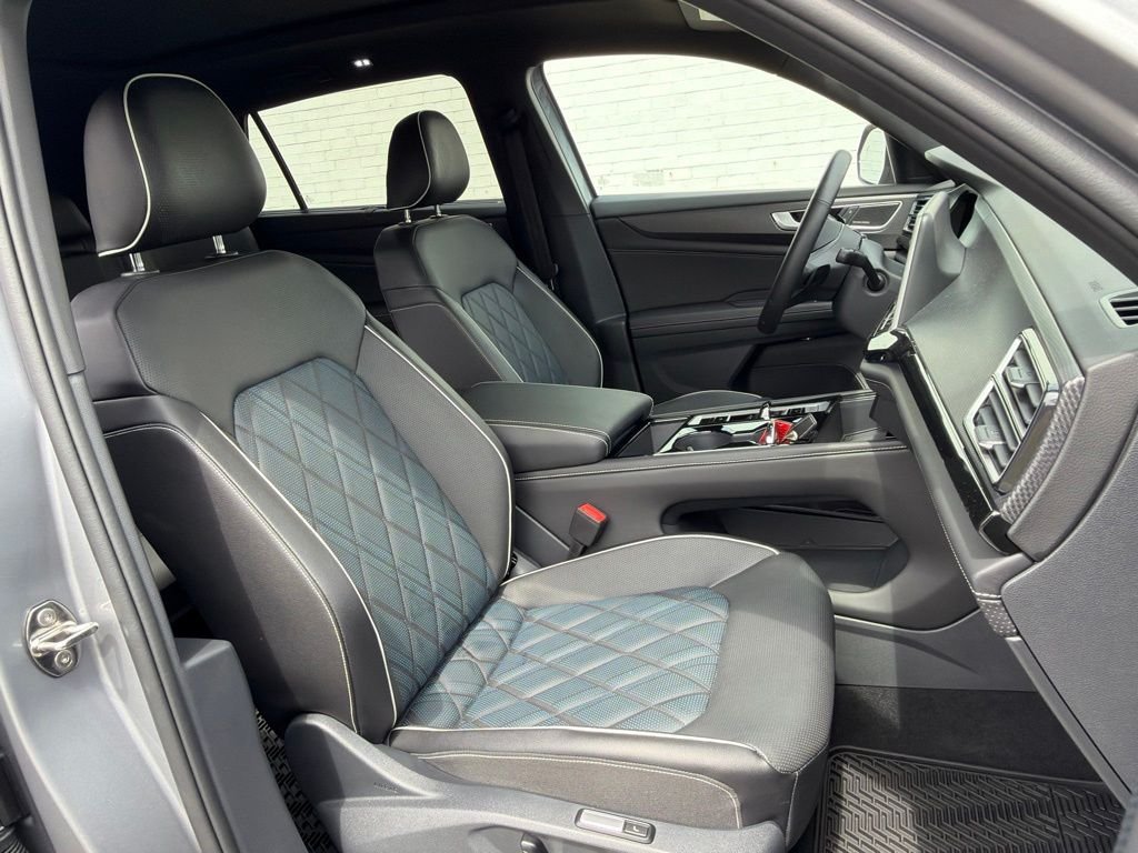 Used 2025 Gray Volkswagen 2.0T SEL Premium R-Line image 13