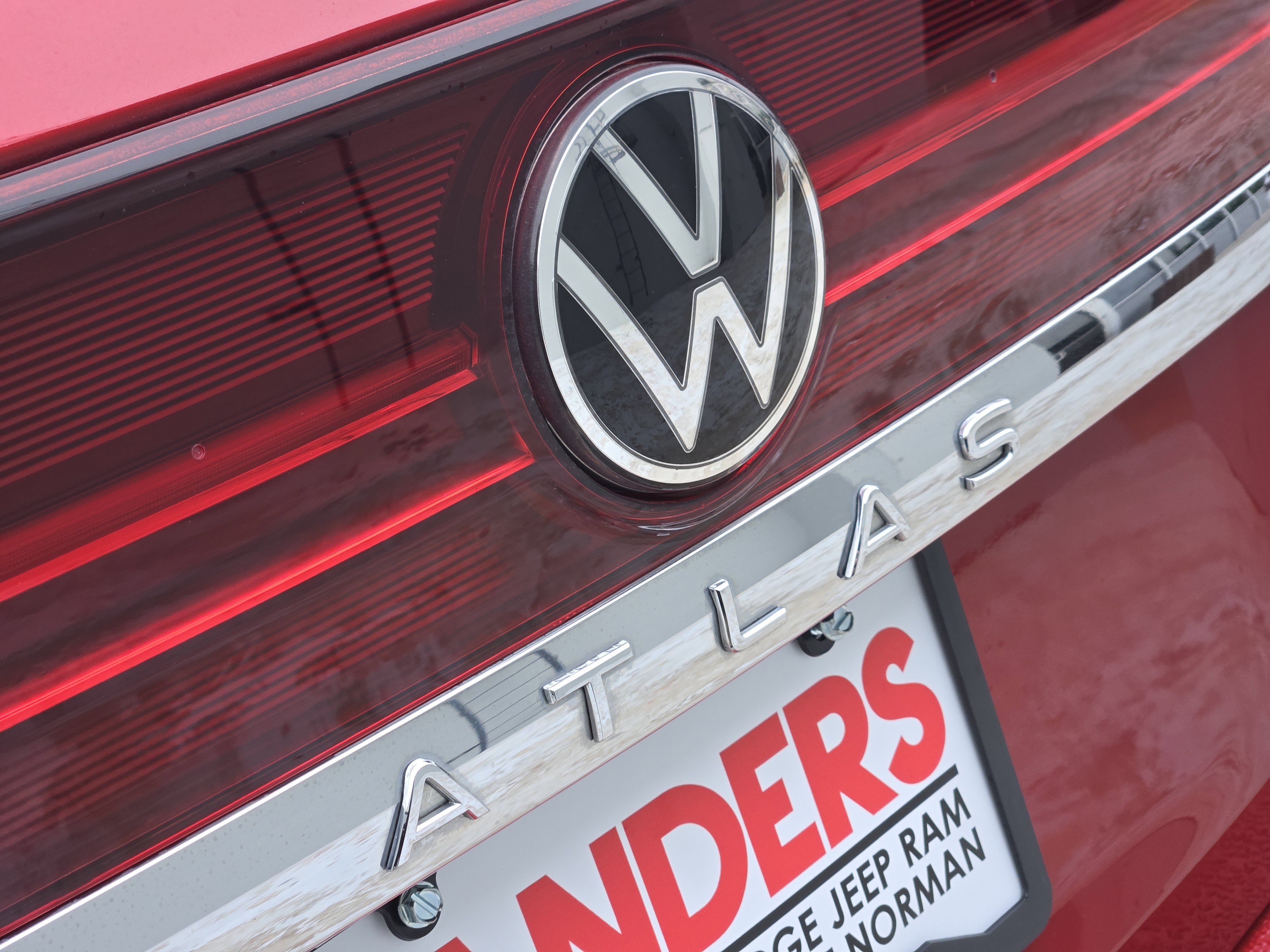 Used 2024 Aurora Red Metallic Volkswagen 2.0T SEL image 12