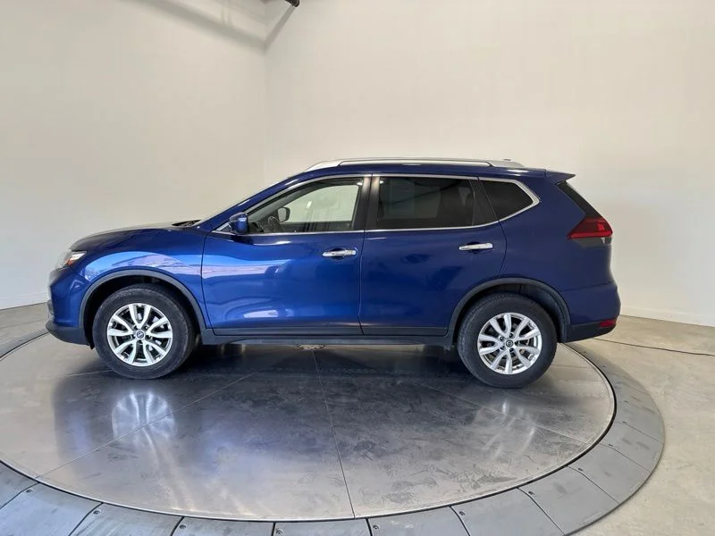 Used 2019 Blue Nissan S image 4
