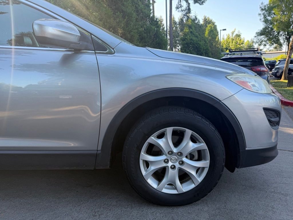 Used 2011 Liquid Silver Metallic Mazda Touring image 3