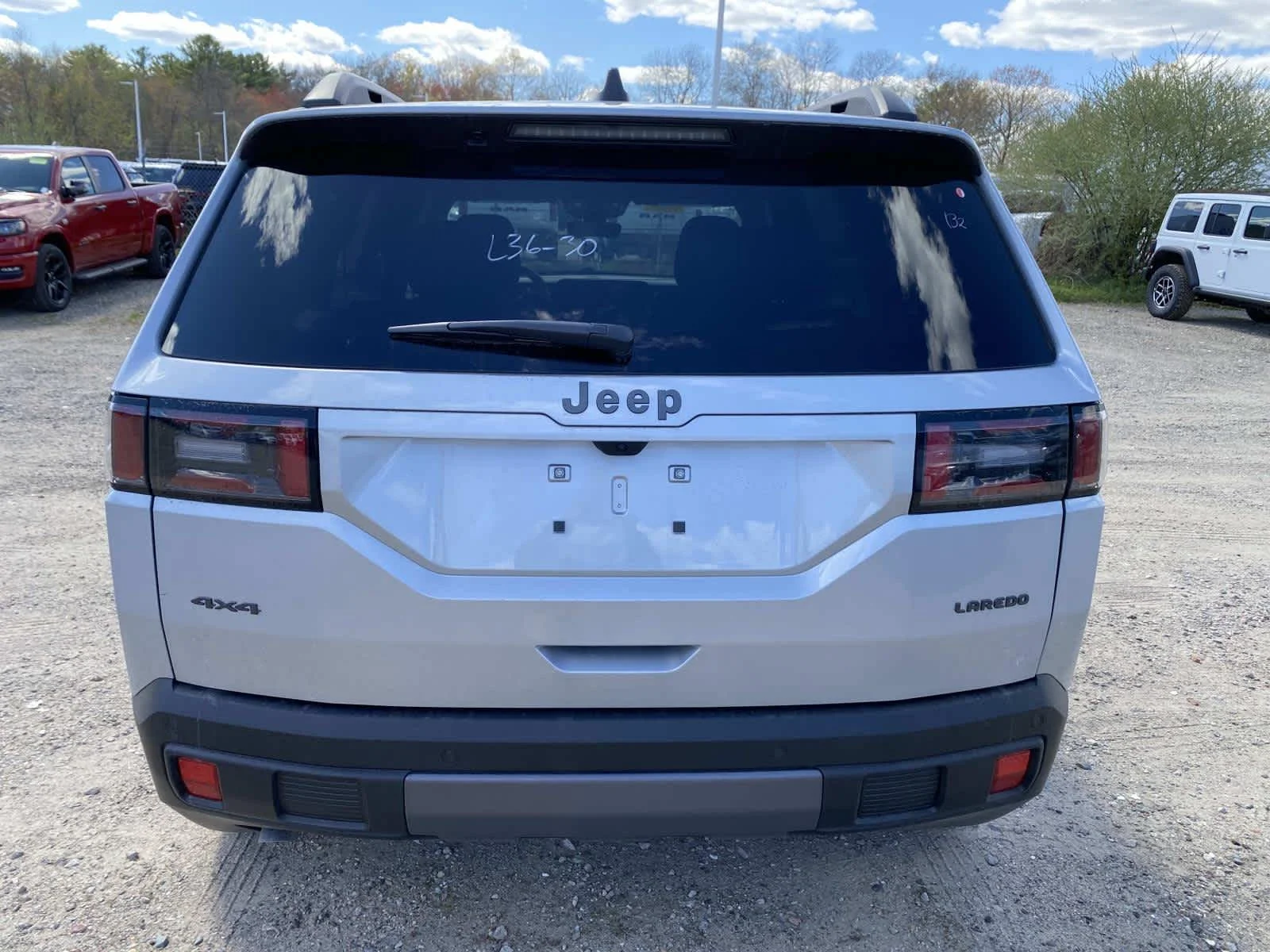 New 2026 Silver Zynith Clear-Coat Exterior Paint Jeep Laredo image 4