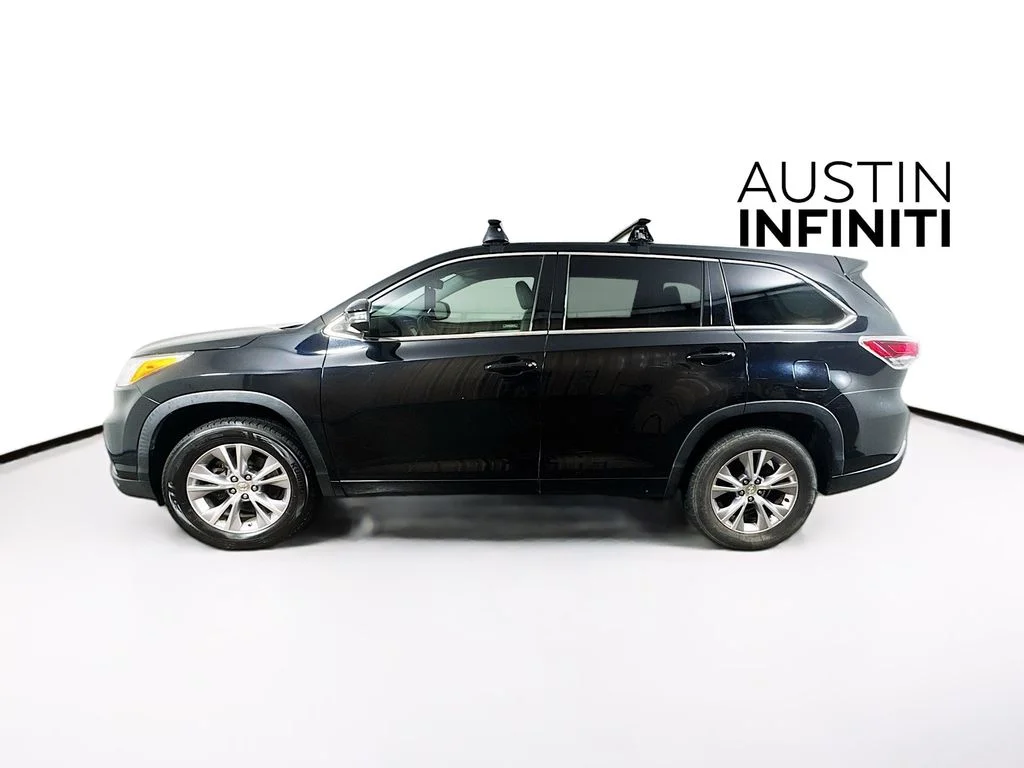 Used 2014 Black Toyota LE Plus V6 image 4