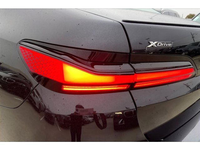 New 2026 Black Sapphire Metallic BMW 750e xDrive image 14