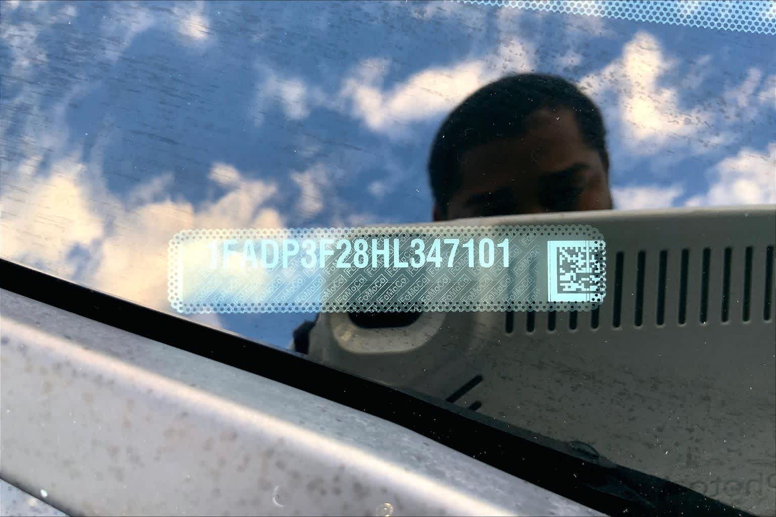 Used 2017 Oxford White Ford SE image 36
