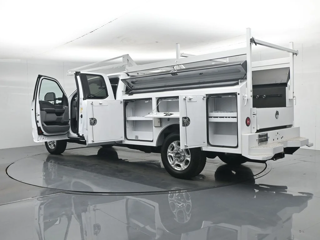 New 2026 Oxford White Ford XLT image 40