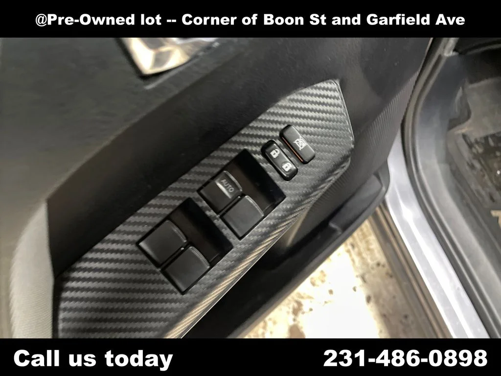 Used 2014 Gray Toyota XLE image 16