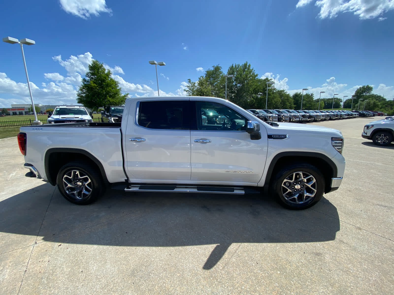 Used 2025 White Frost Tricoat GMC SLT image 3