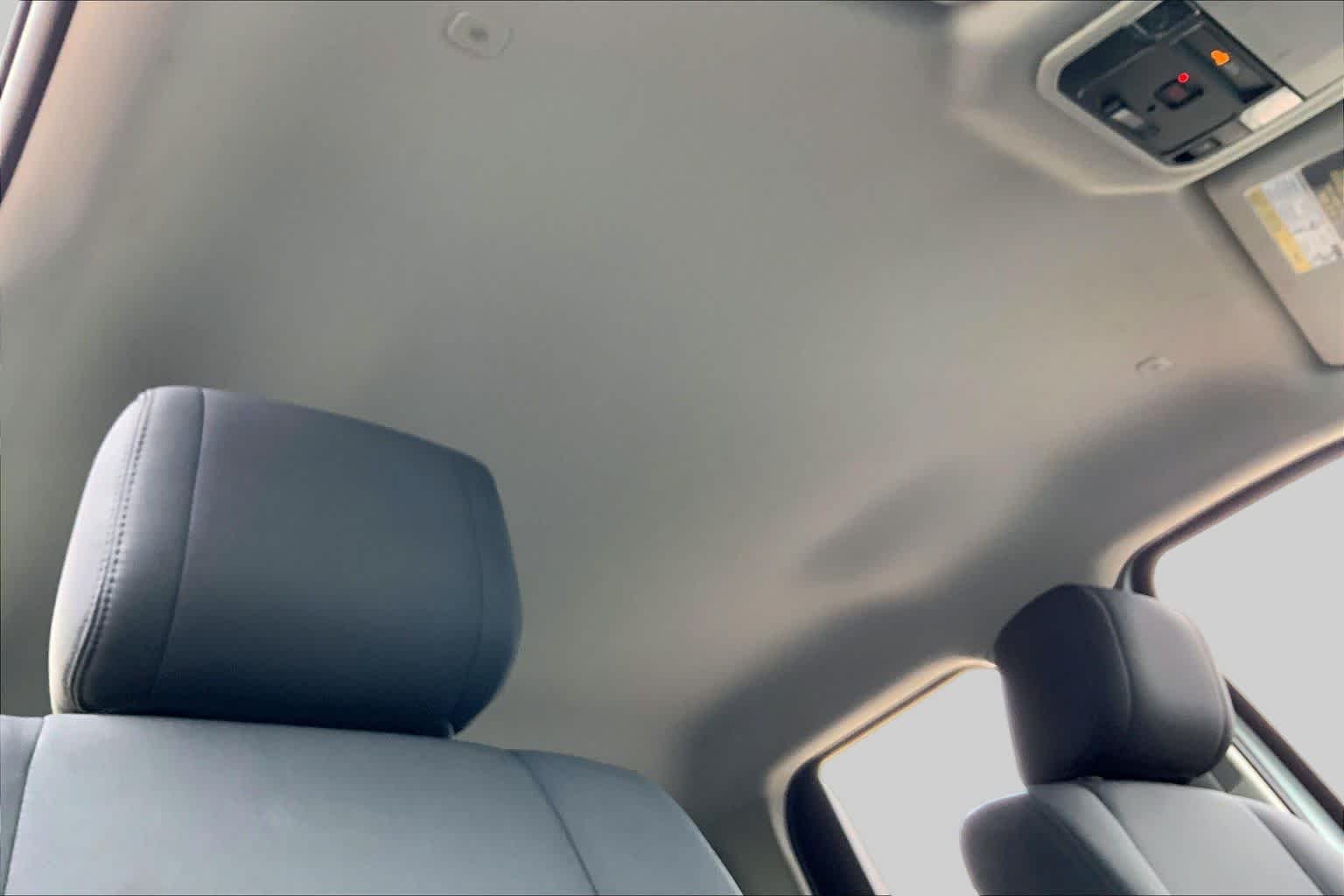 Used 2022 White Toyota SR image 14