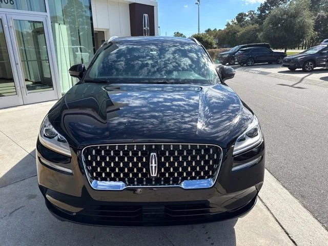 Used 2022 Black Lincoln Grand Touring image 5