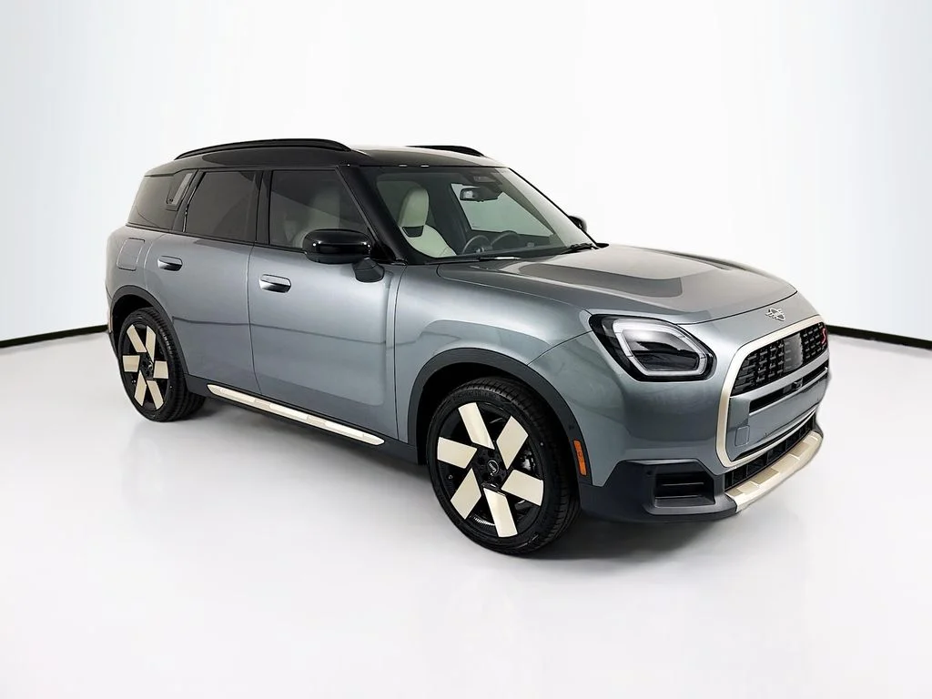 New 2027 Smokey Green Metallic MINI Iconic image 3