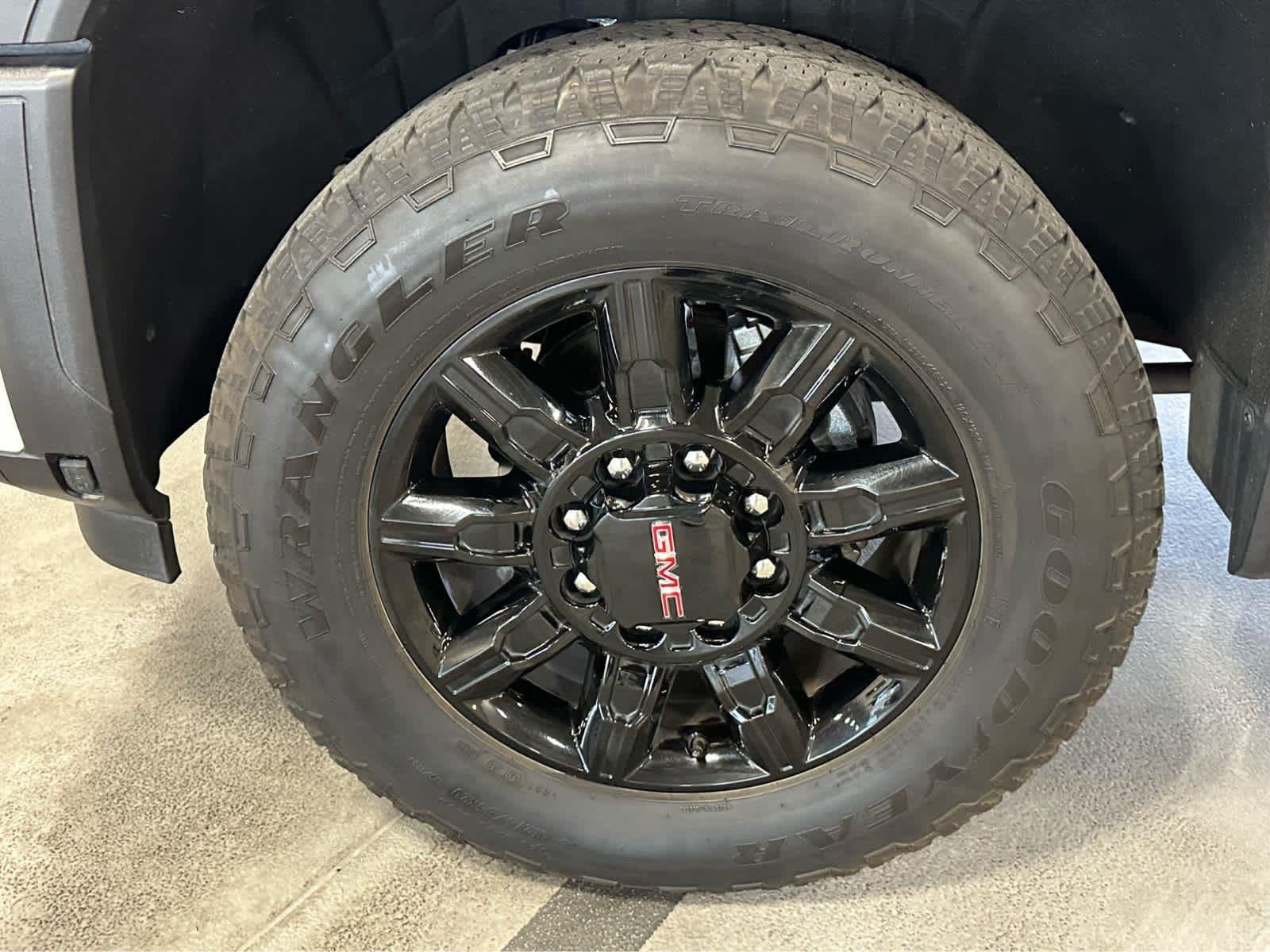 2025 GMC Sierra 3500HD AT4 - Photo 13