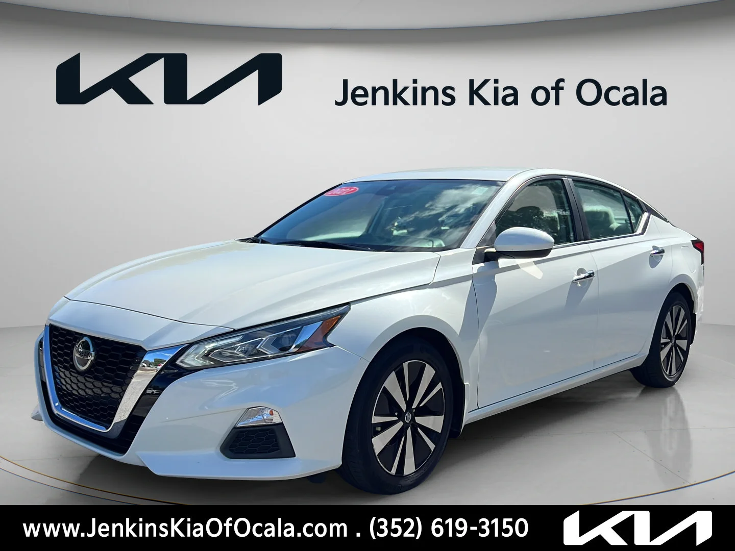 Used 2021 Pearl White Tricoat Nissan 2.5 SV image 14