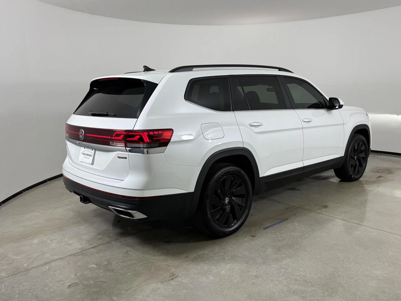 New 2026 Opal White Pearl Volkswagen 2.0T SE w/Technology image 5