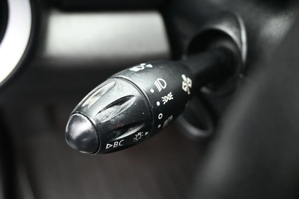 Used 2013 Blue MINI Base image 13