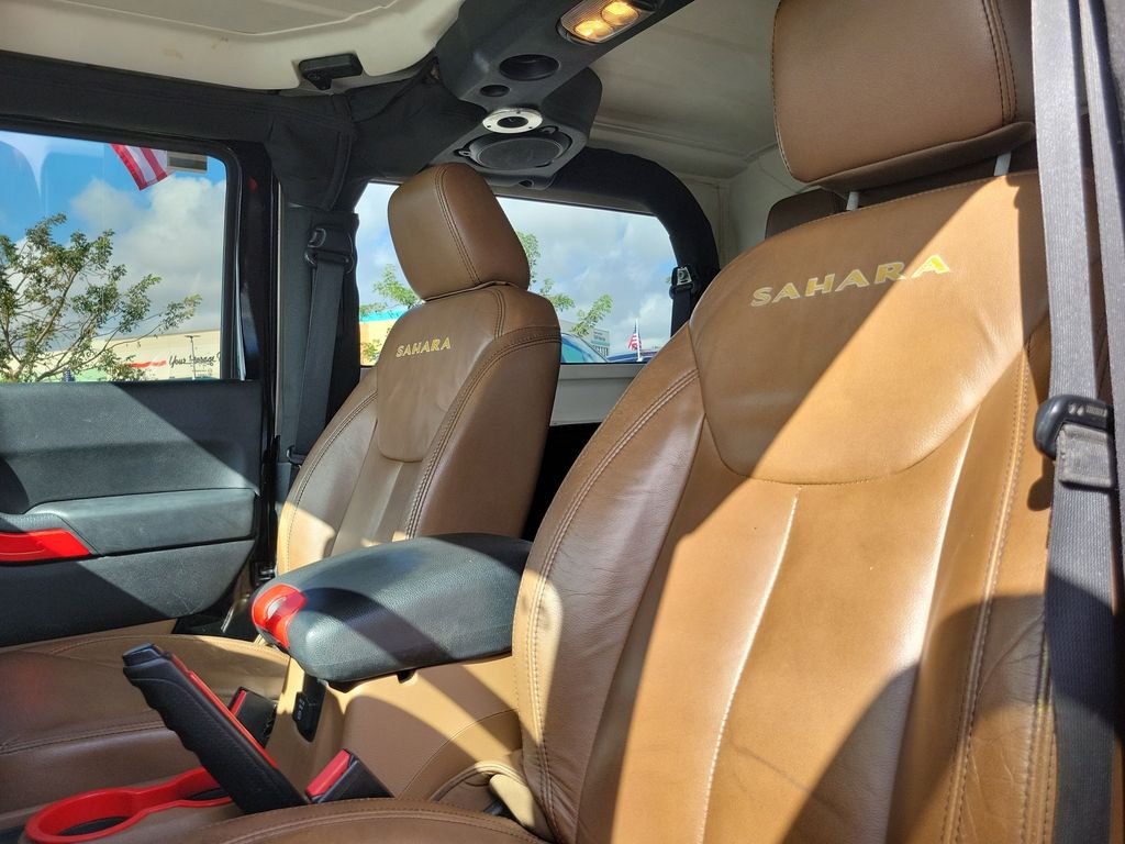 Used 2013 Black Jeep Sahara image 17