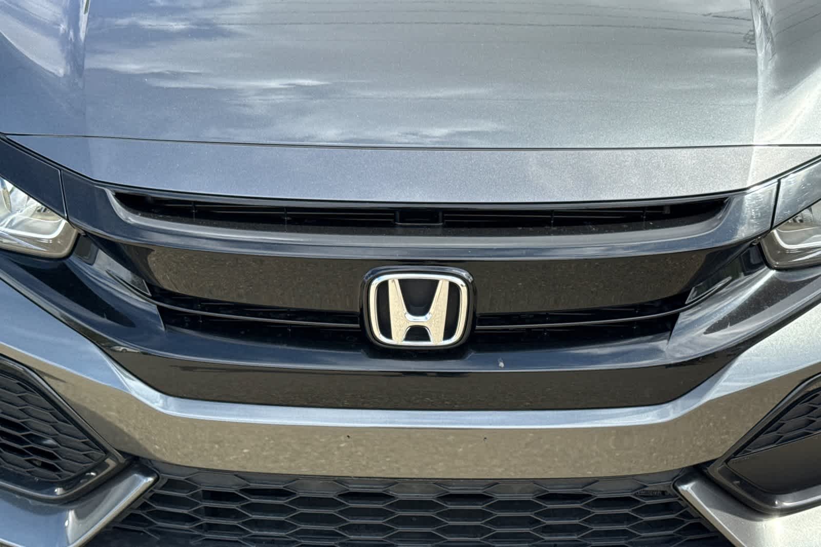 Used 2019 Polished Metal Metallic Honda EX image 9