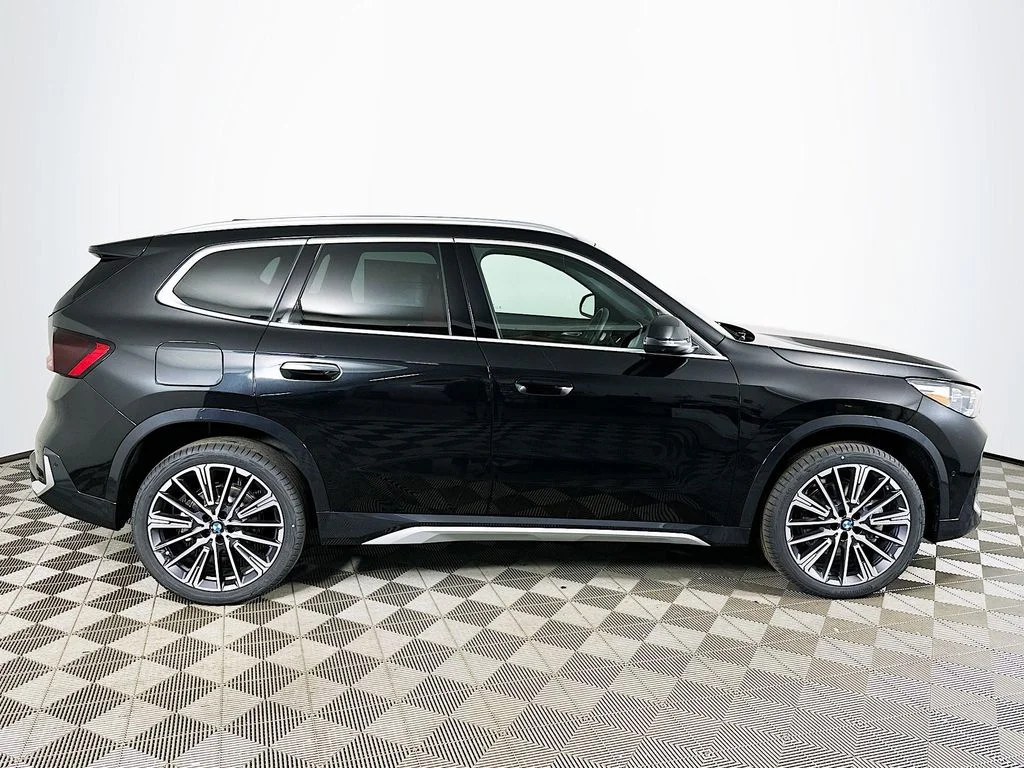 New 2026 Black Sapphire Metallic BMW xDrive28i image 4