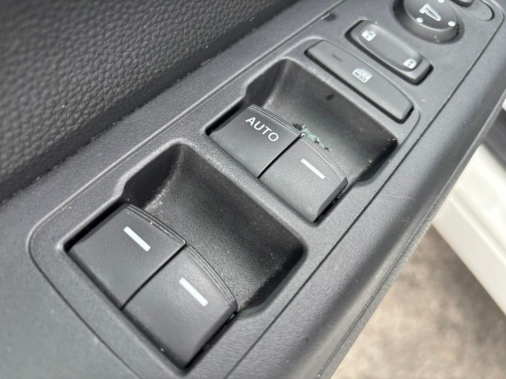 Used 2023  Honda LX image 17